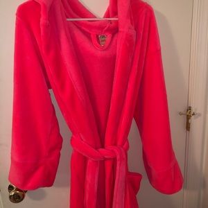 Hot pink VS Robe